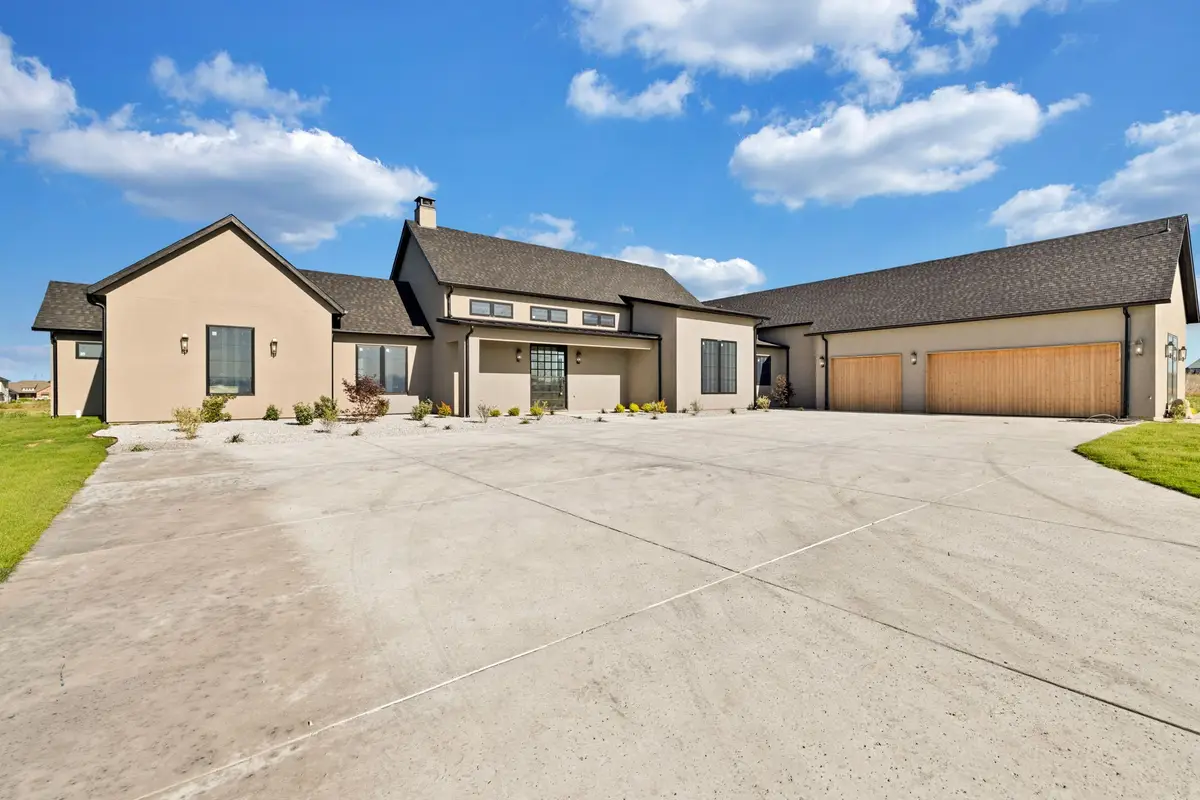 7256 Tom Trails, Krum, TX 76249 - #1