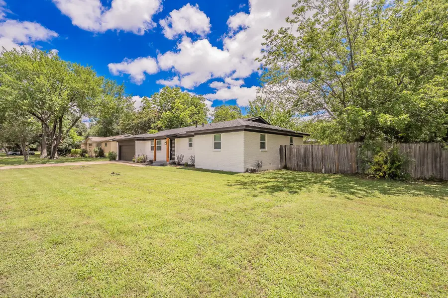 828 Glenda Drive, Bedford, TX 76022 - #2