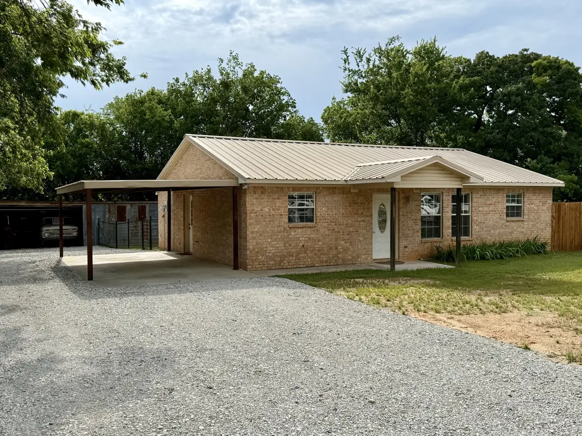 606 S Hubbard Street, Alvord, TX 76225 - #1