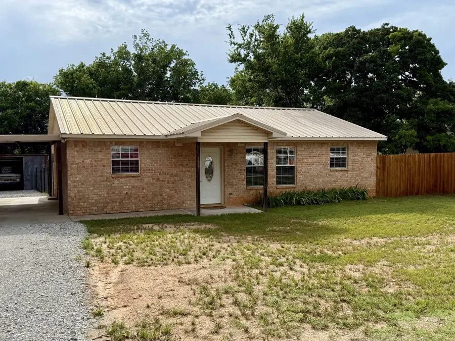 606 S Hubbard Street, Alvord, TX 76225 - #2