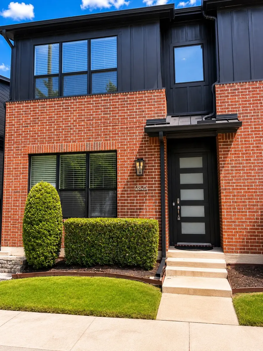 2825 Stanley Avenue, Fort Worth, TX 76110 - #2