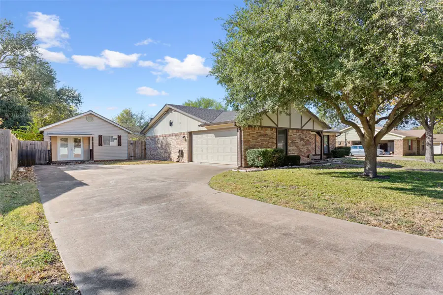 213 Bowie Lane, Hewitt, TX 76643 - #2