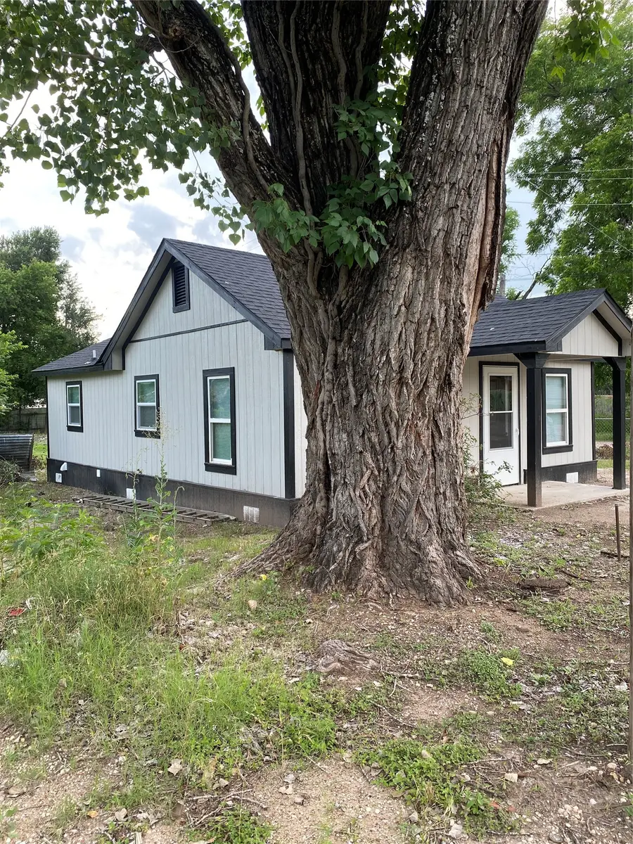 324 Hogan Lane, Bellmead, TX 76705 - #2