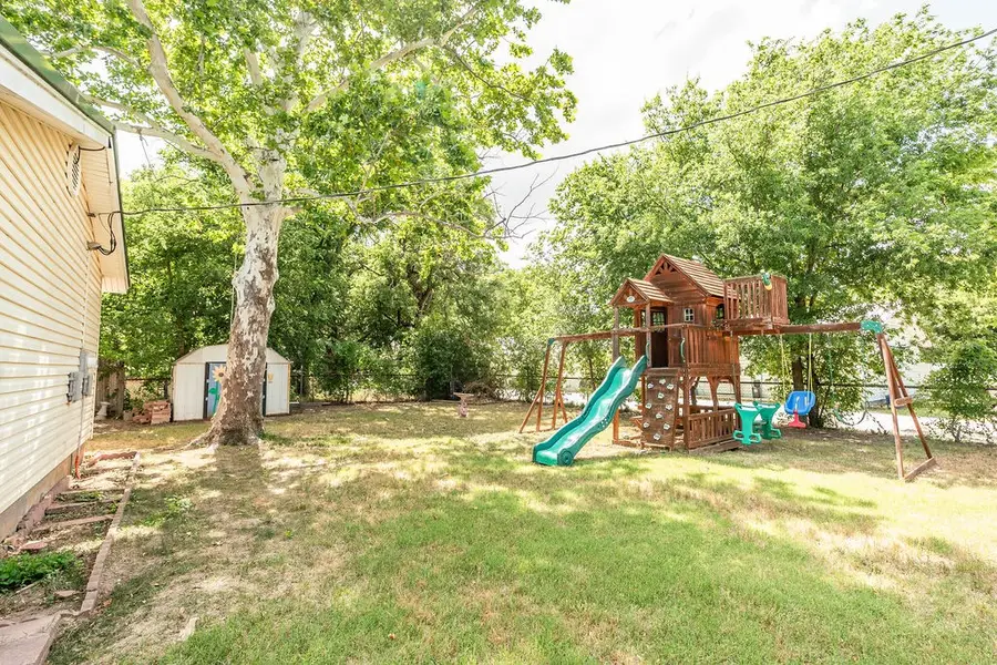 509 E Cedar Street, Nocona, TX 76255 - #2