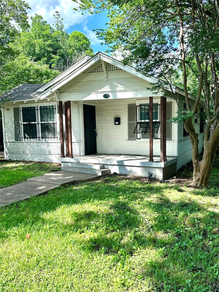 2842 Harlandale Avenue, Dallas, TX 75216 - #2
