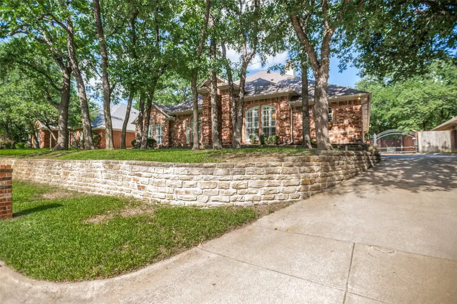 3624 Chateaux Lane, Hurst, TX 76054 - #2