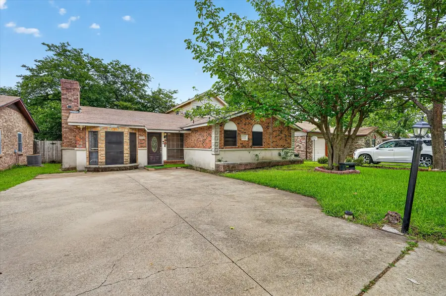 2422 Lakeshore Drive, Grand Prairie, TX 75051 - #2