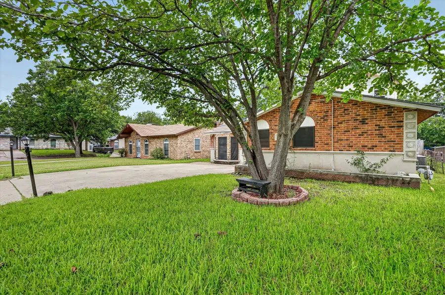 2422 Lakeshore Drive, Grand Prairie, TX 75051 - #3