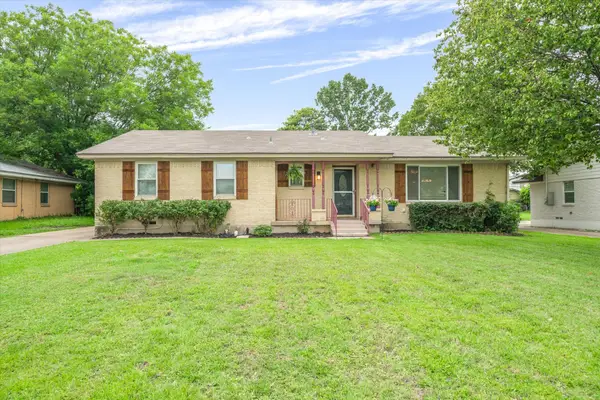 913 Pinson Road, Forney, TX 75126