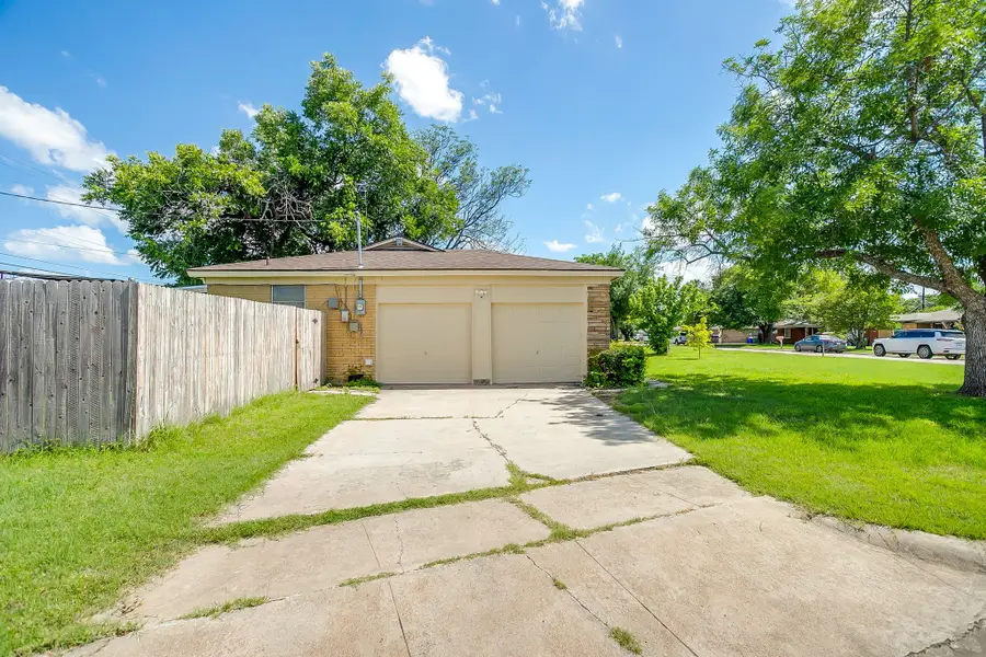601 Perry Drive, White Settlement, TX 76108 - #3