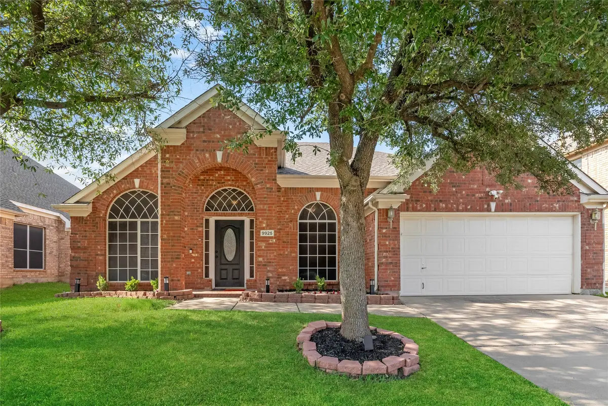 9925 Crawford Farms Drive, Fort Worth, TX 76244 - #1