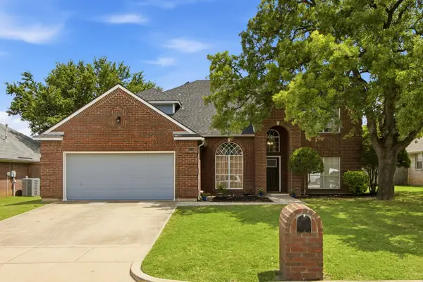 6836 Moss Lane, North Richland Hills, TX 76182