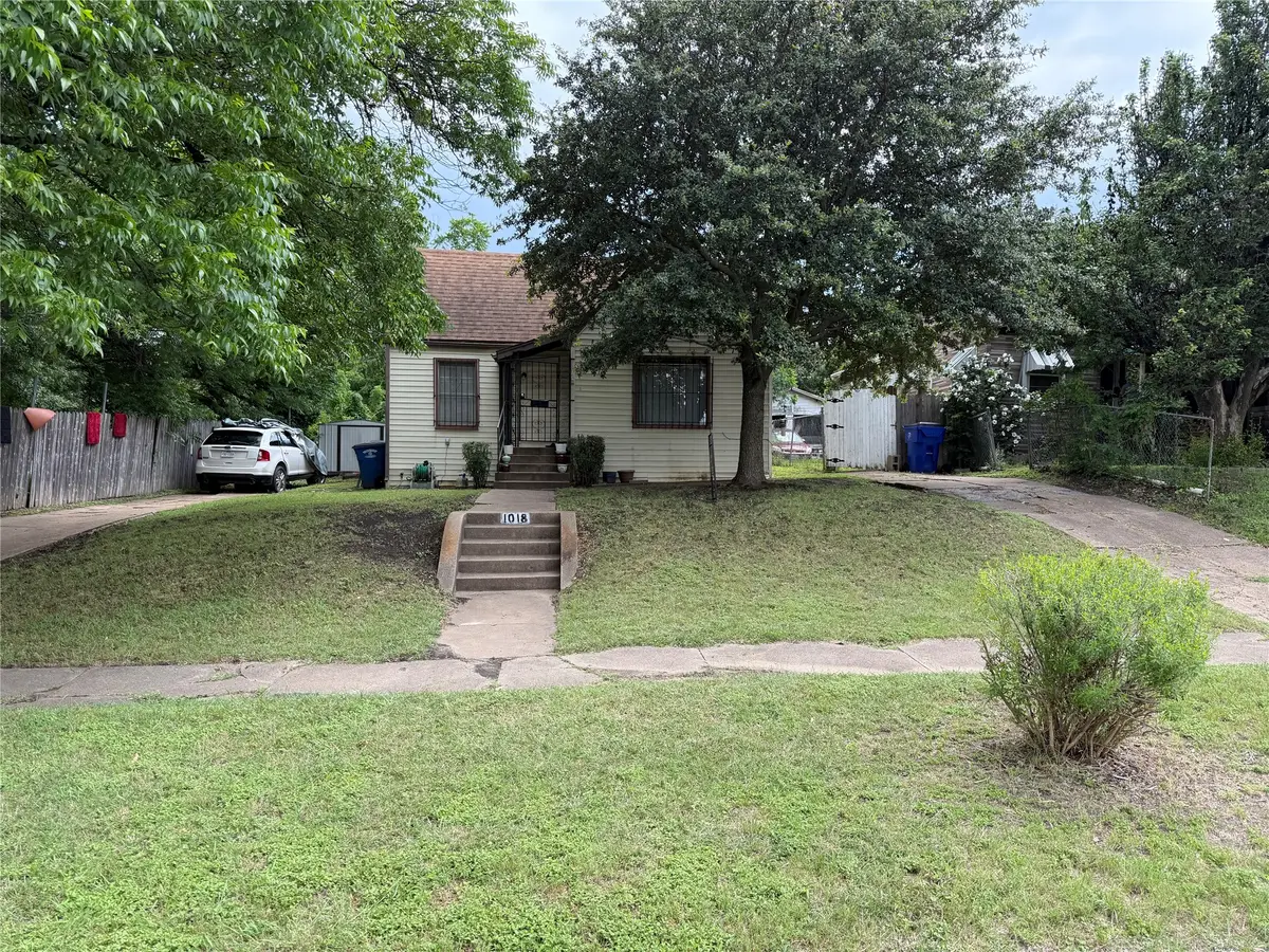 1018 E Woodin Boulevard, Dallas, TX 75216 - #1