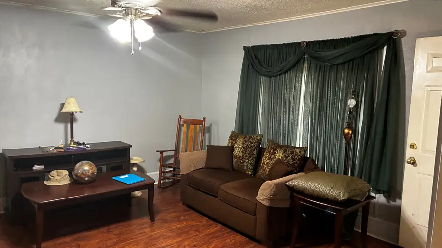 1018 E Woodin Boulevard, Dallas, TX 75216 - #3