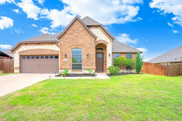 395 Strait Lane, Waxahachie, TX 75165