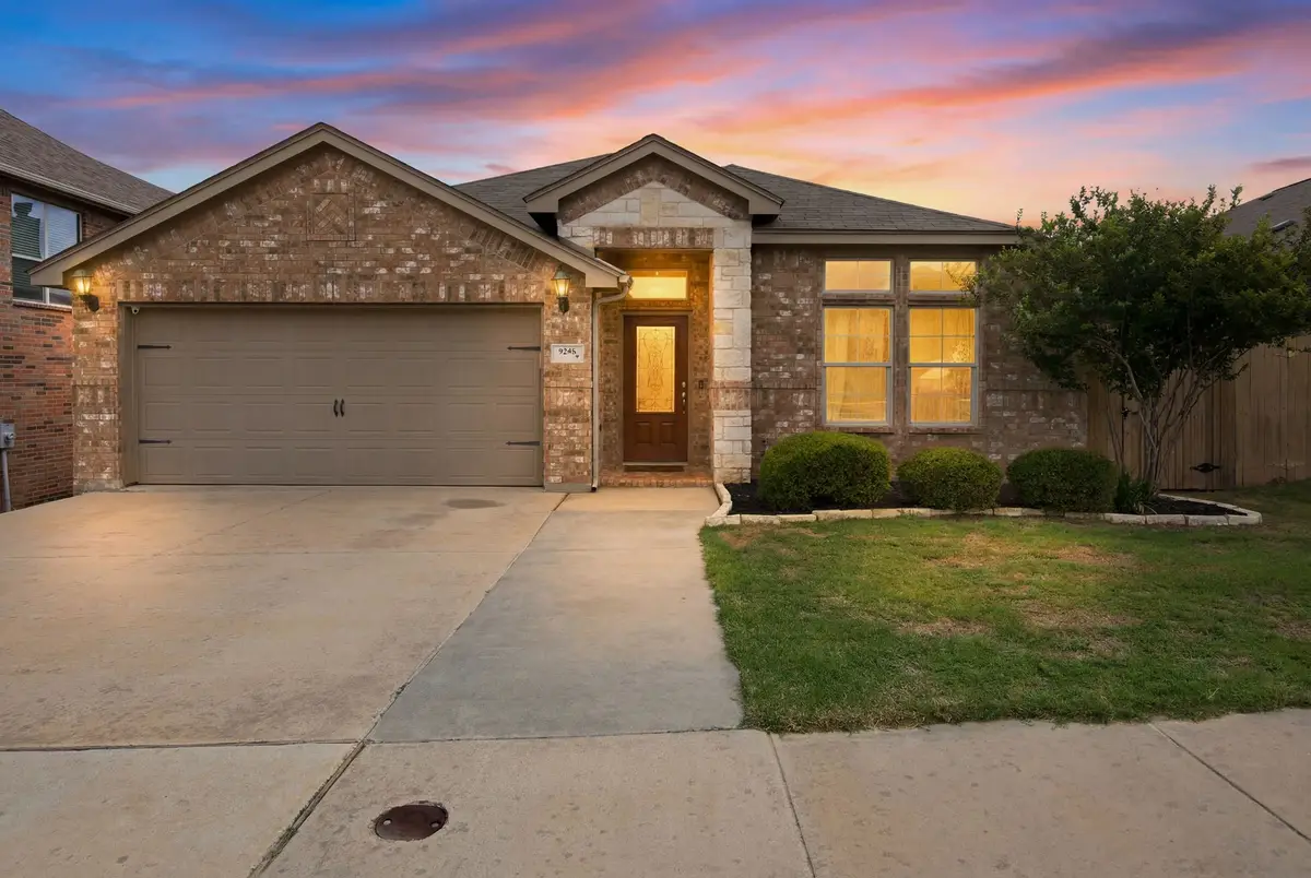 9236 Hunters Court, White Settlement, TX 76108 - #1