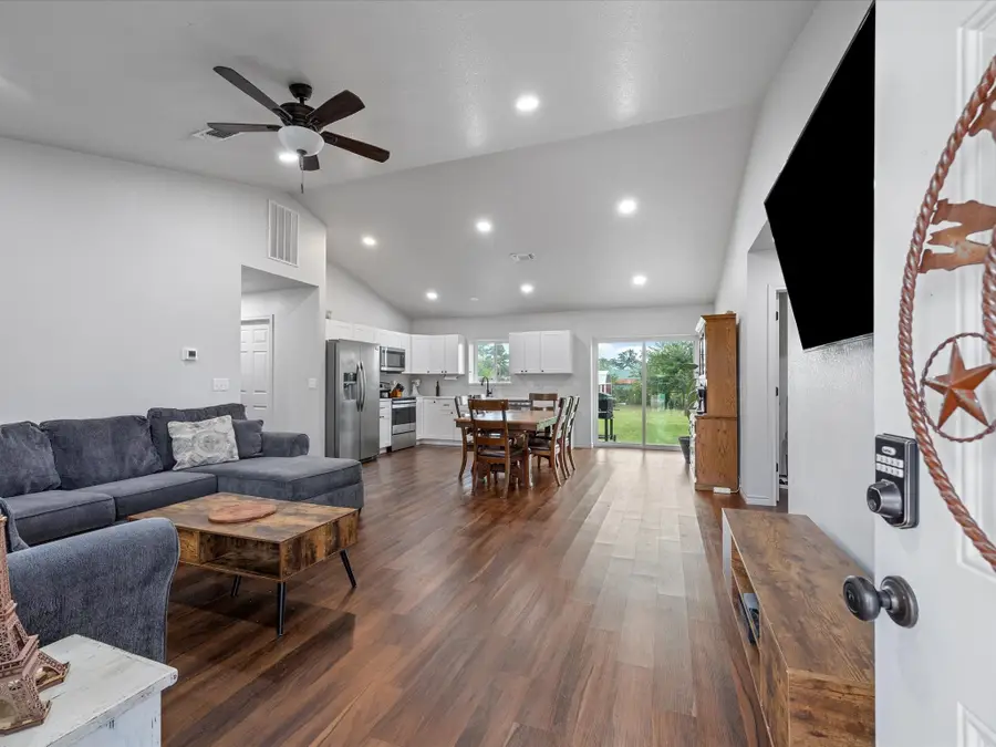 106 Edith Street, Bowie, TX 76230 - #2