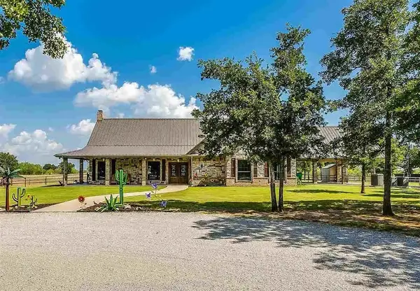 499 Ford Road, Bowie, TX 76230