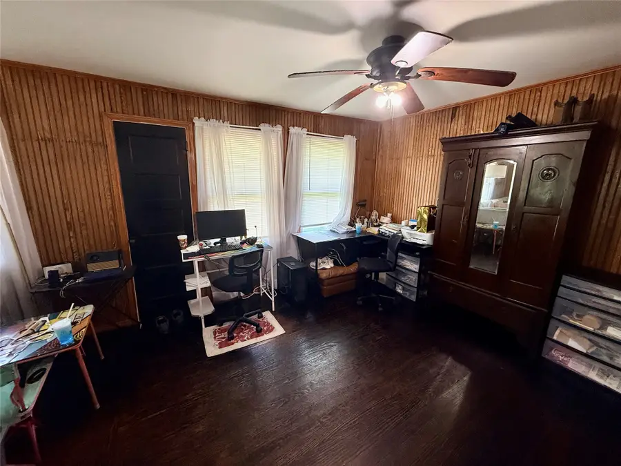 922 Plum Street, Graham, TX 76450 - #3