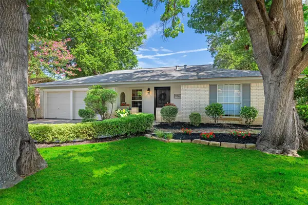 1705 Manchester Drive, Arlington, TX 76012