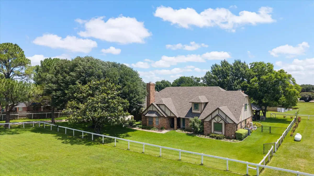 8111 Russell Curry Road, Arlington, TX 76001 - #1