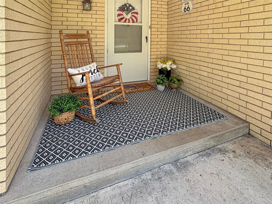 305 S Weatherford Street, Chico, TX 76431 - #2