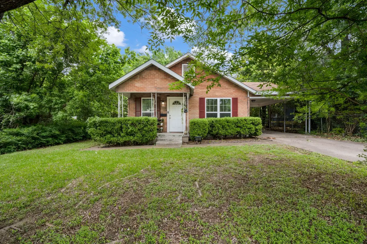 709 Dr Martin Luther King Jr Boulevard, Waxahachie, TX 75165 - #1