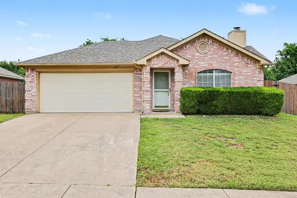 221 Los Angeles Drive, Glenn Heights, TX 75154