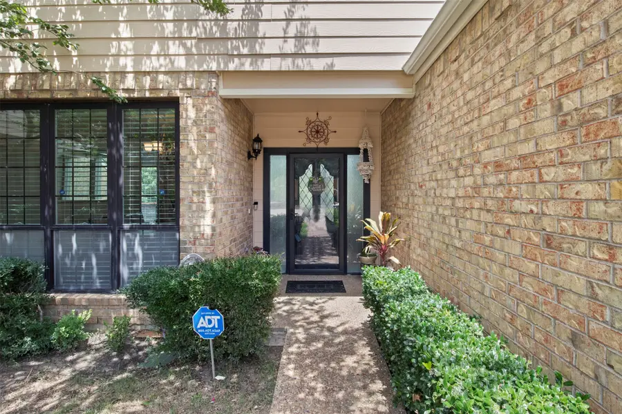 215 Cimarron Trail #1, Irving, TX 75063 - #3