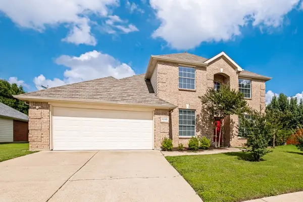 5240 Lake Grove Drive, Grand Prairie, TX 75052