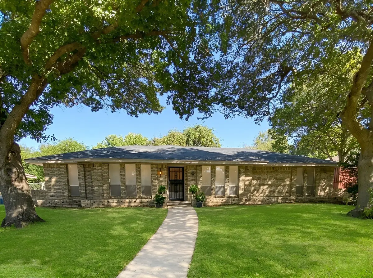 1039 Oak Meadow Lane, Desoto, TX 75115 - #1