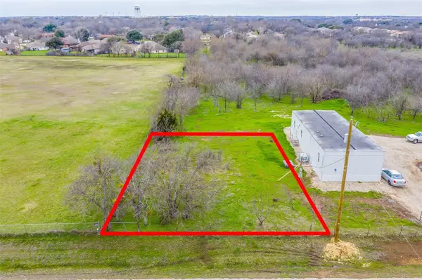 303 N Industrial Boulevard, Crowley, TX 76036