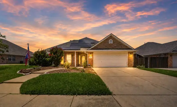 930 Royal Oak Lane, Burleson, TX 76028