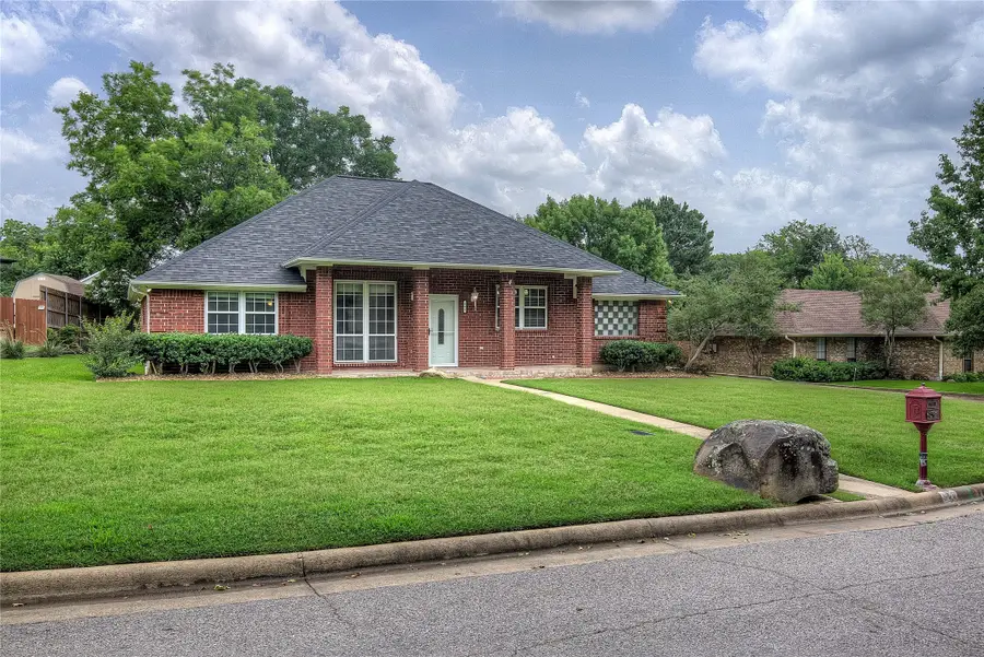 900 River Oaks Drive, Greenville, TX 75402 - #2