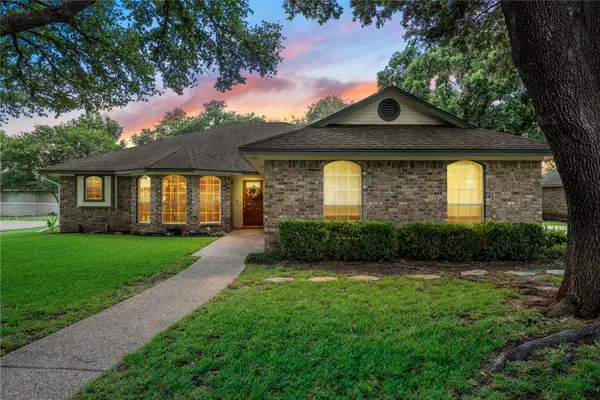 141 Bonham Drive, Hewitt, TX 76643