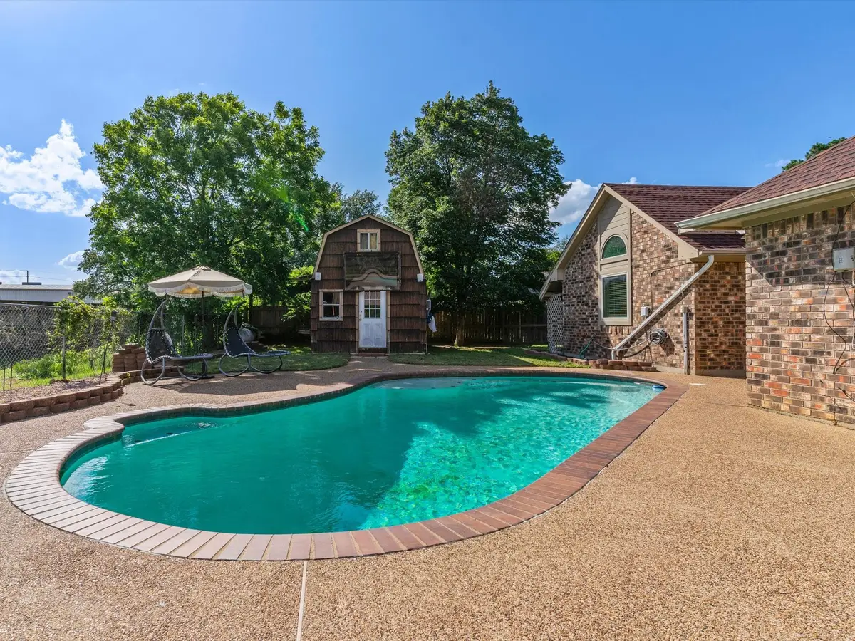 102 Kings Place, Joshua, TX 76058 - #1