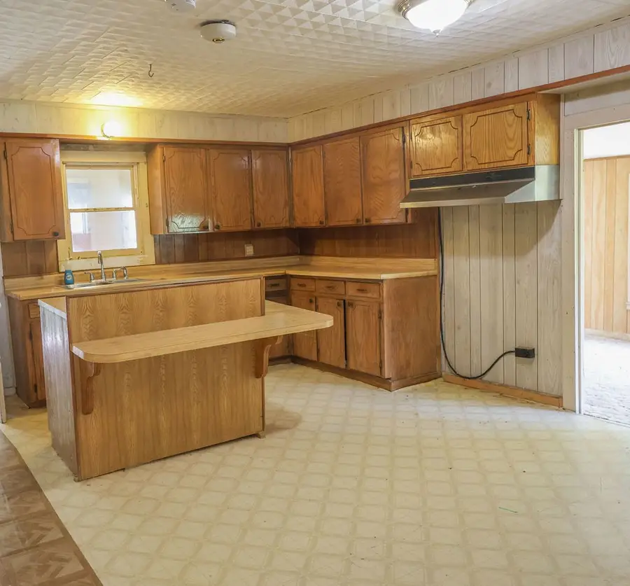 801 E Walcott Avenue, Comanche, TX 76442 - #3