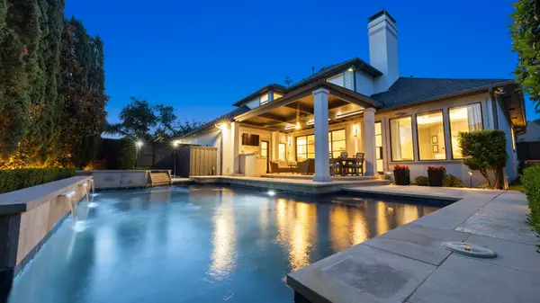 2231 Clearspring Drive N, Irving, TX 75063