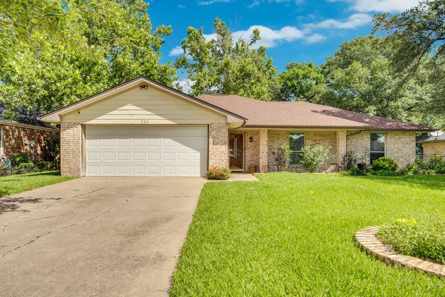 504 Kim Avenue, Ennis, TX 75119 - #3