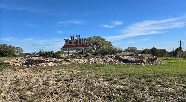 240 Rolling Hills Boulevard, Alvord, TX 76225