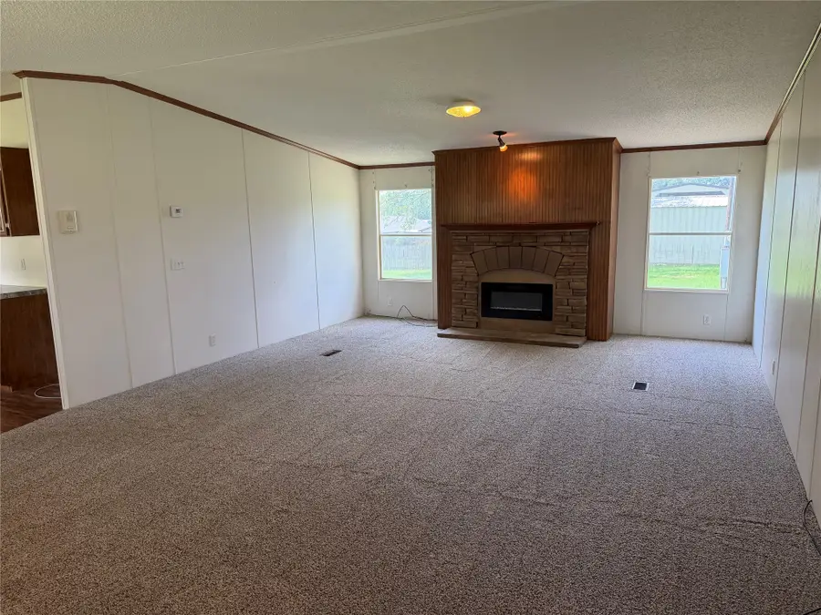 104 Hill Top Court, Springtown, TX 76082 - #3