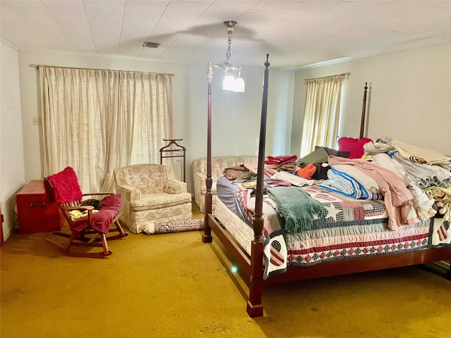 1306 E Central, Comanche, TX 76442 - #3