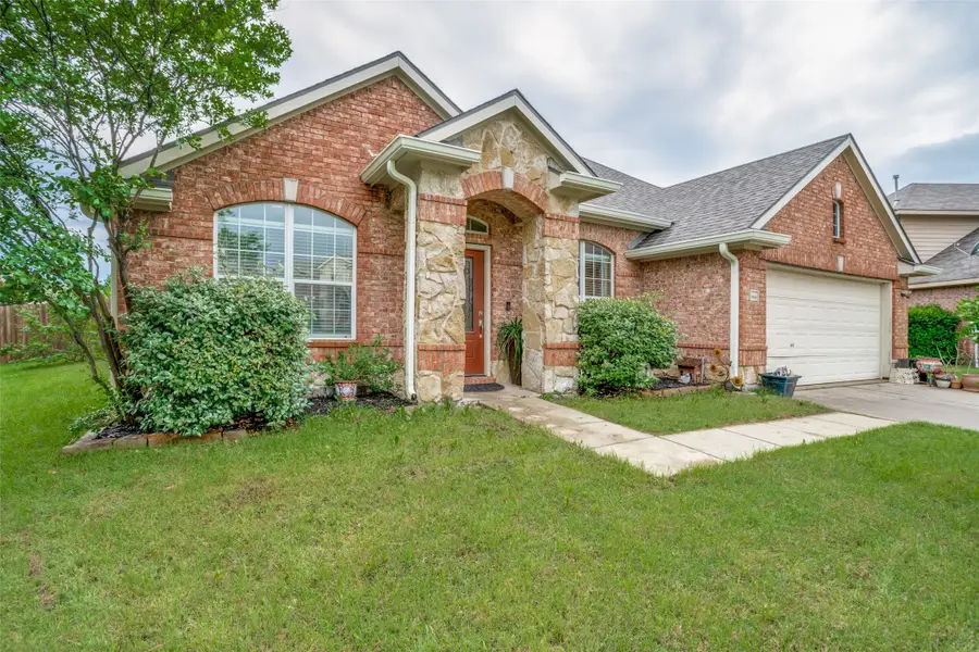 9204 Lockhart Drive, Arlington, TX 76002 - #2