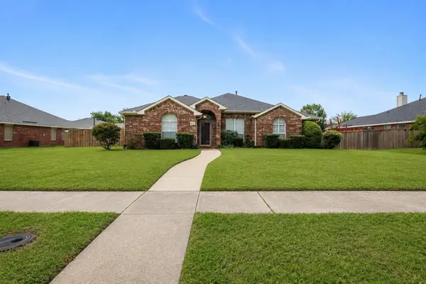 2914 Beau Drive, Mesquite, TX 75181
