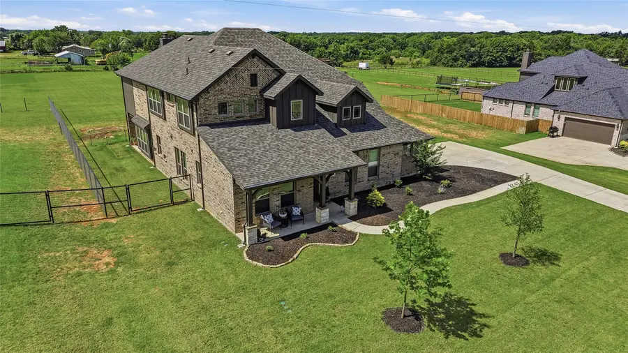864 Shadow Valley Road, Whitesboro, TX 76273 - #2