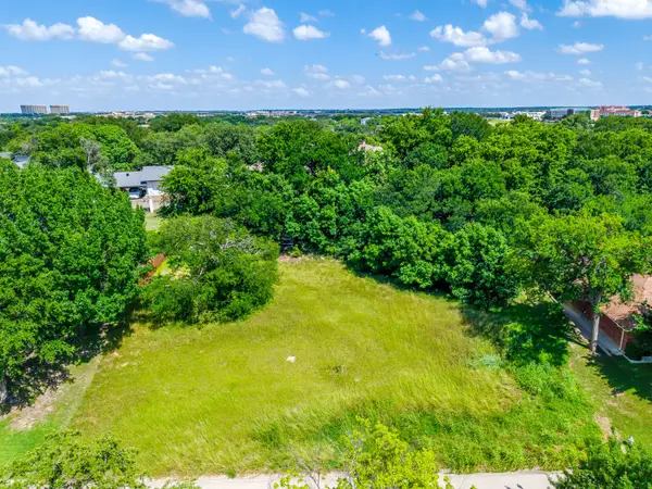 18 Thornhill Road, Benbrook, TX 76132