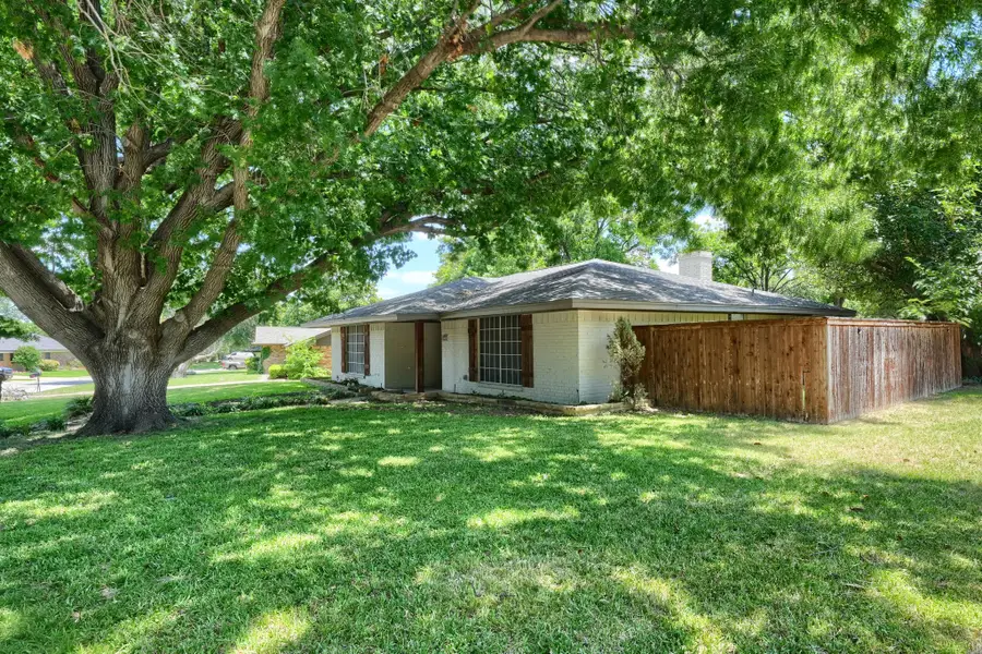 4049 Alicante Avenue, Fort Worth, TX 76133 - #2