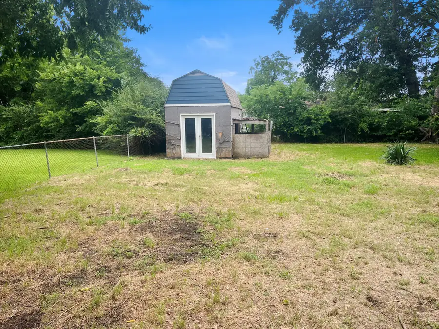210 W Dexter Street, Sherman, TX 75092 - #3