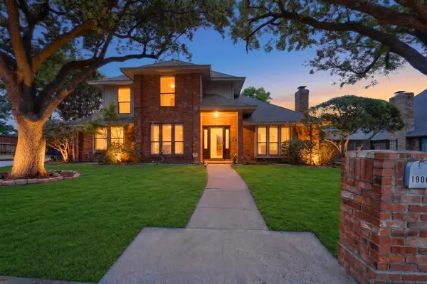 1900 Thames Drive, Arlington, TX 76017