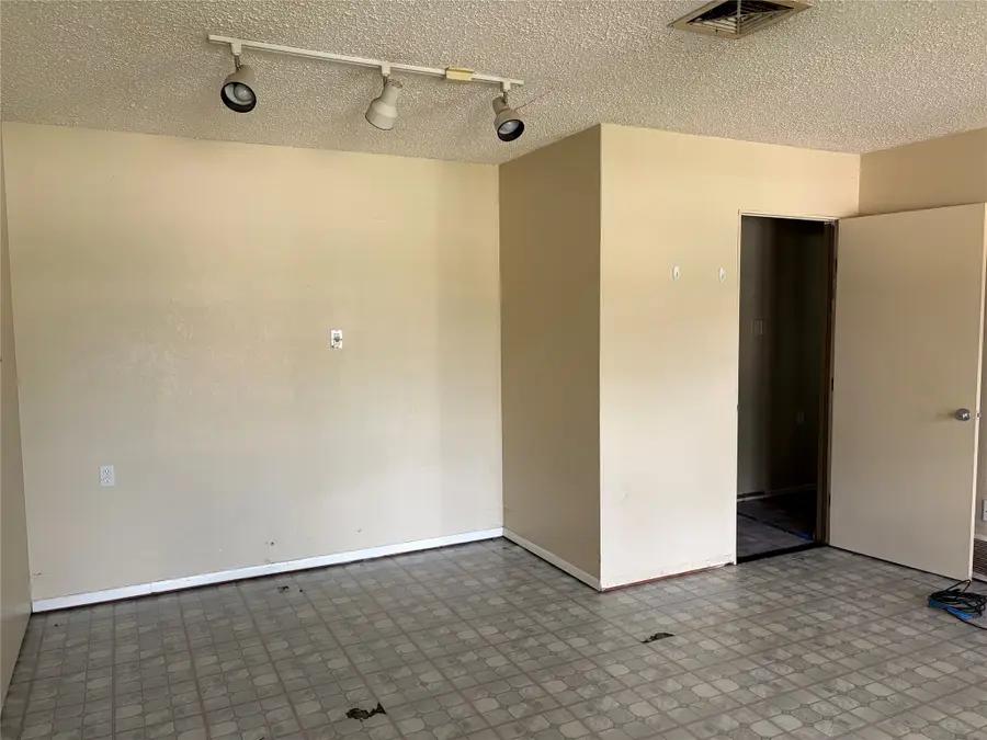 2036 Salem Street, Irving, TX 75061 - #3